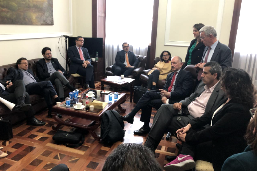 Petro, Uribe, Cepeda, FARC: siete horas de reunión para intentar acuerdo sobre militares en la JEP