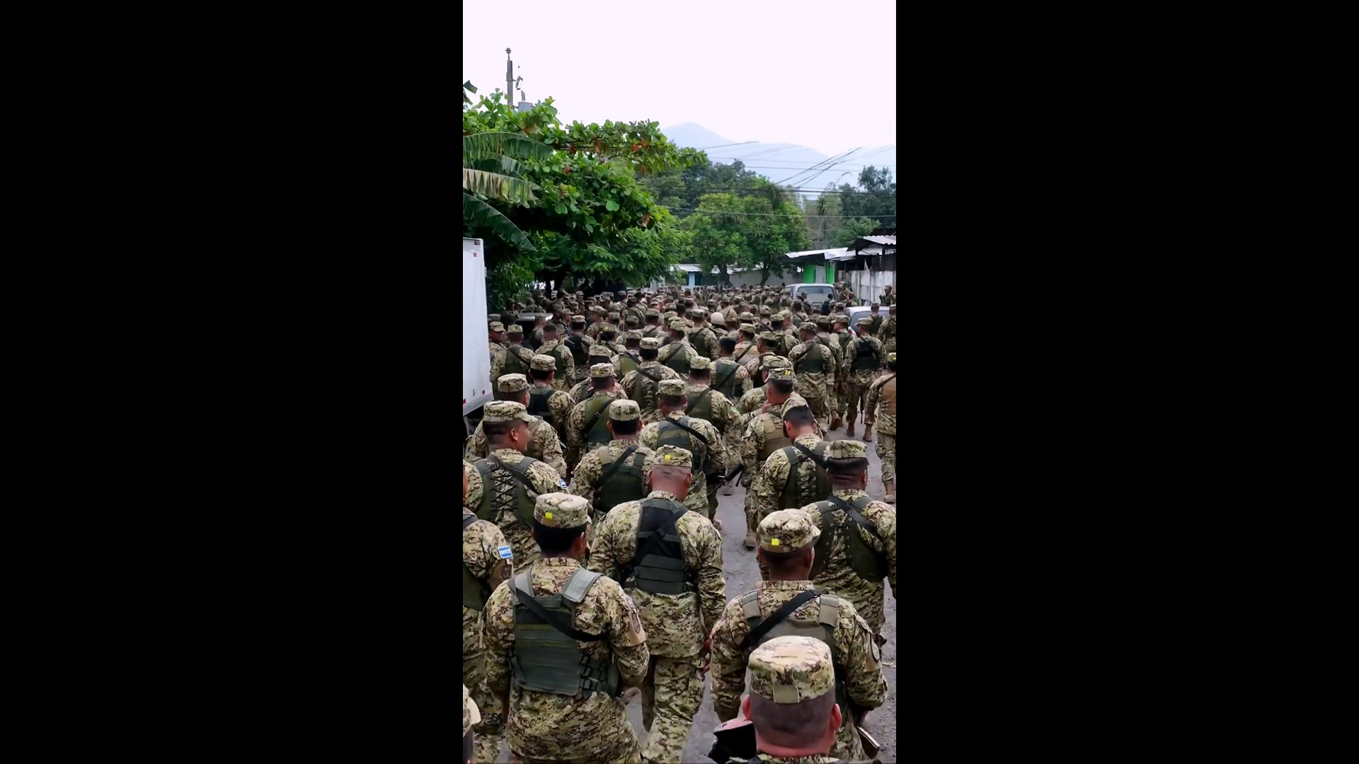 Despliegue de militares según las imágenes compartidas por el propio presidente Nayib Bukele.