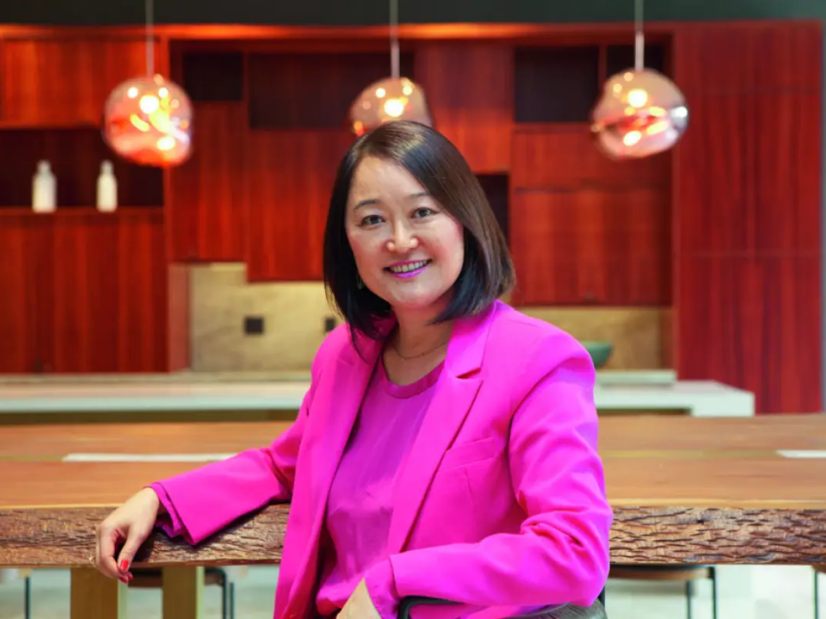 Rosana Okamoto gerente general del JW Marriott Sao Paulo (Brasil): "Esta empresa ofrece igualdad de oportunidades para todos, sin distinción, así que trabaja duro y esfuérzate por alcanzar tus metas y objetivos. Recuerda que, tenemos a nuestro favor la dulzura y la delicadeza femenina, pero sé decidida y persistente cuando surjan los retos. Debemos ser resistentes y, sobre todo, tener confianza en nosotras mismas".