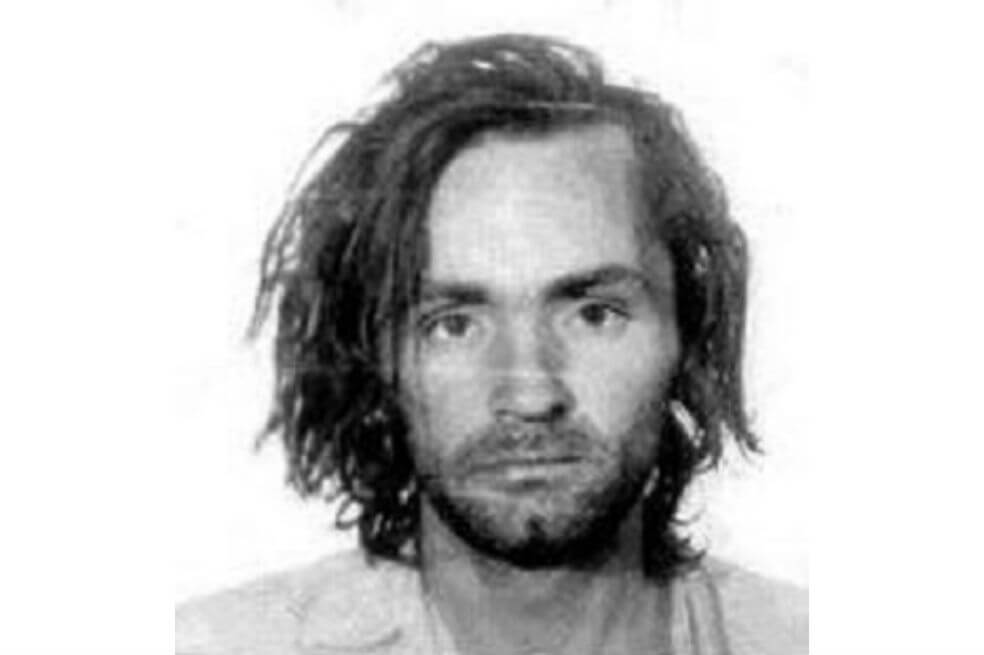 Charles Manson: confunde y reinarás (Serie:psicópata)