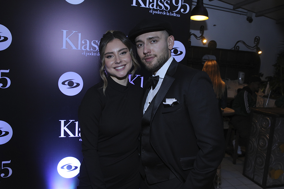Carlos Báez, de ‘Klass 95’, revela cómo se hicieron novios con Francisca Estevez