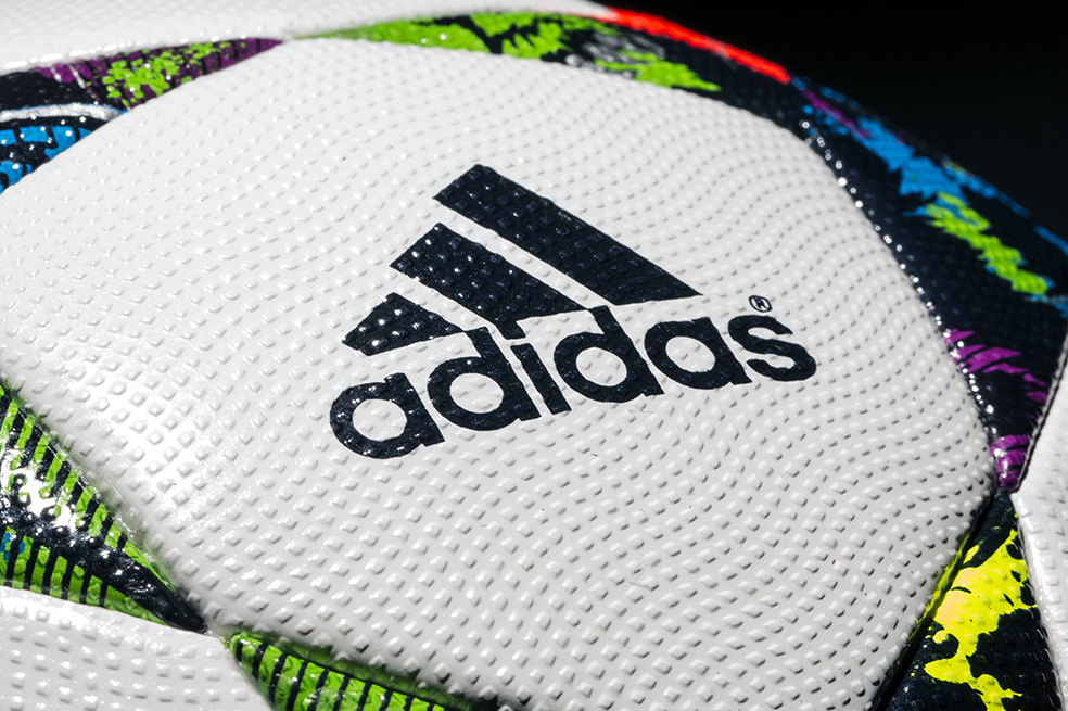 Adidas disparó su beneficios en 2015 y los aumentó un 60,5%