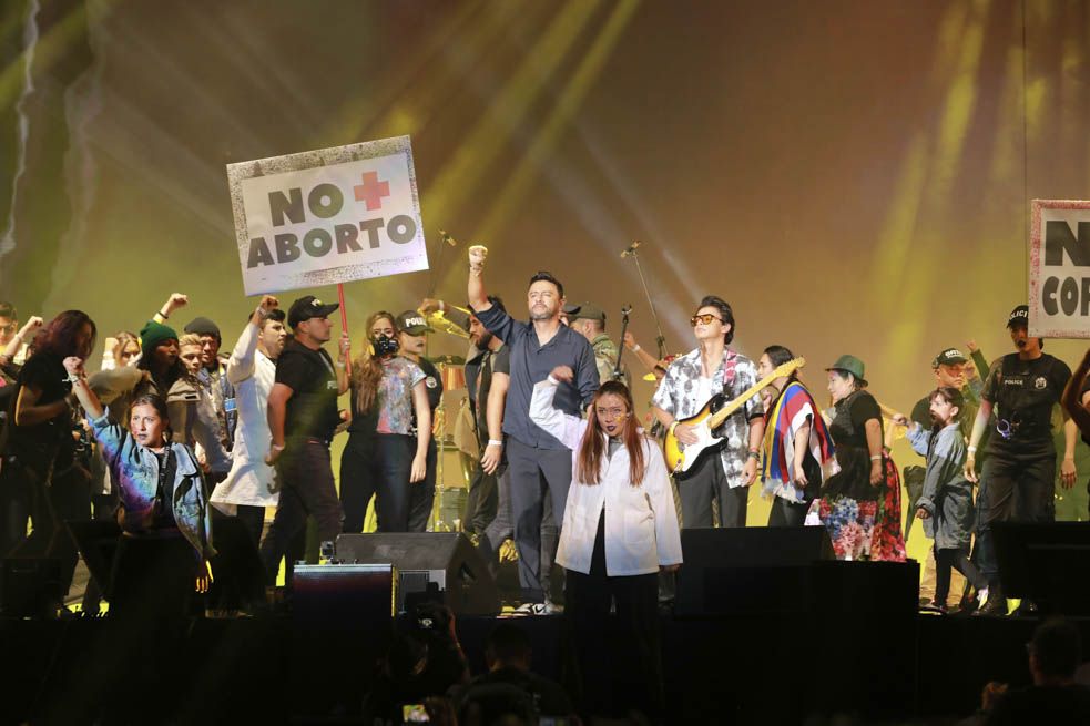 Concierto Raza de Campeones 2023 Alex Campos