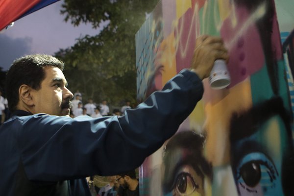 Maduro es motivo de burlas en redes sociales por error ortográfico al escribir “Bolívar”