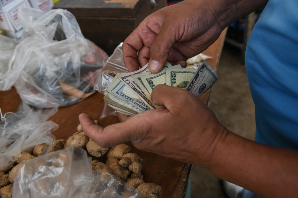 Las diferentes versiones de cómo va la economía venezolana
