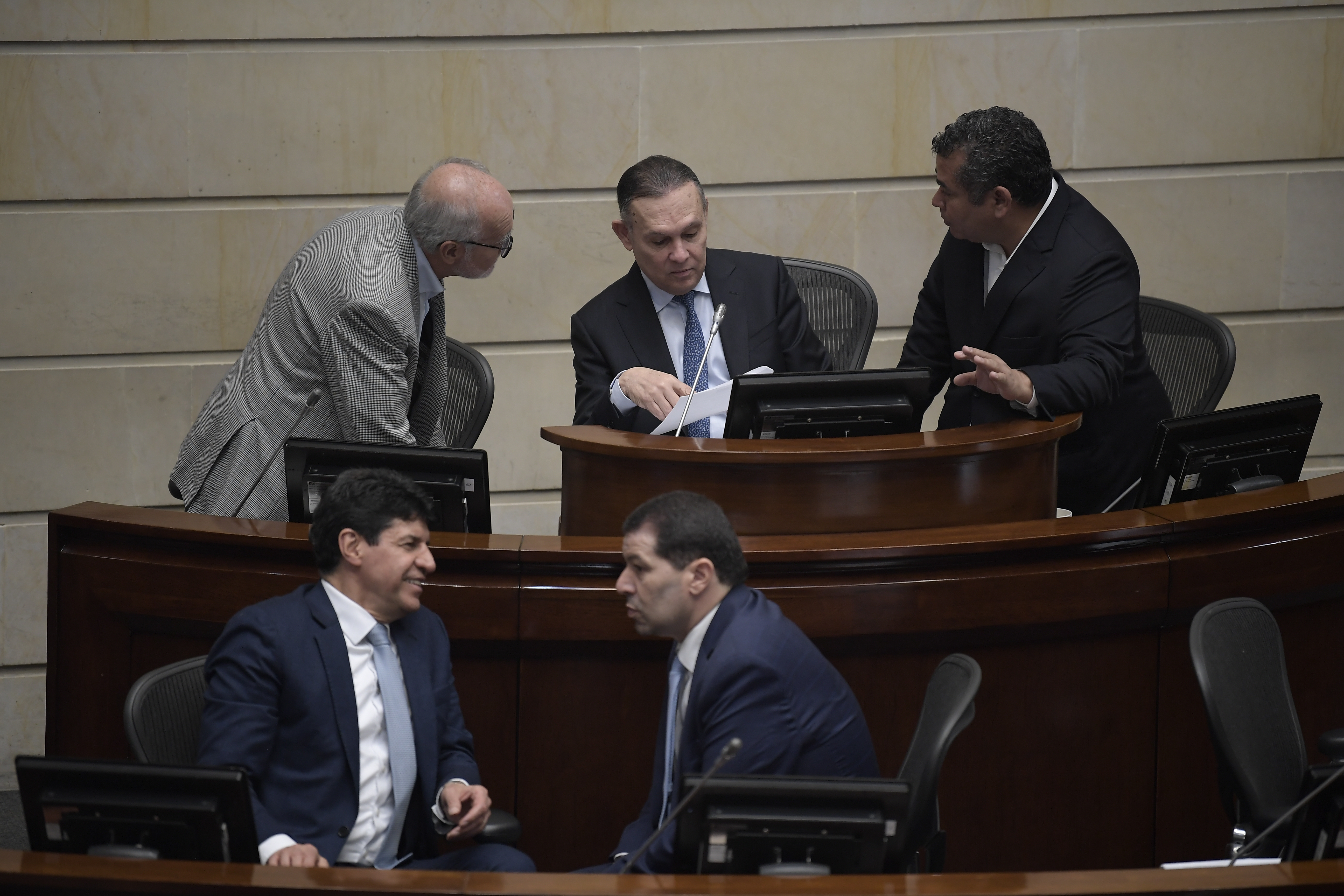 Senado levantó plenaria de transfuguismo y no sesionará por el resto de la semana