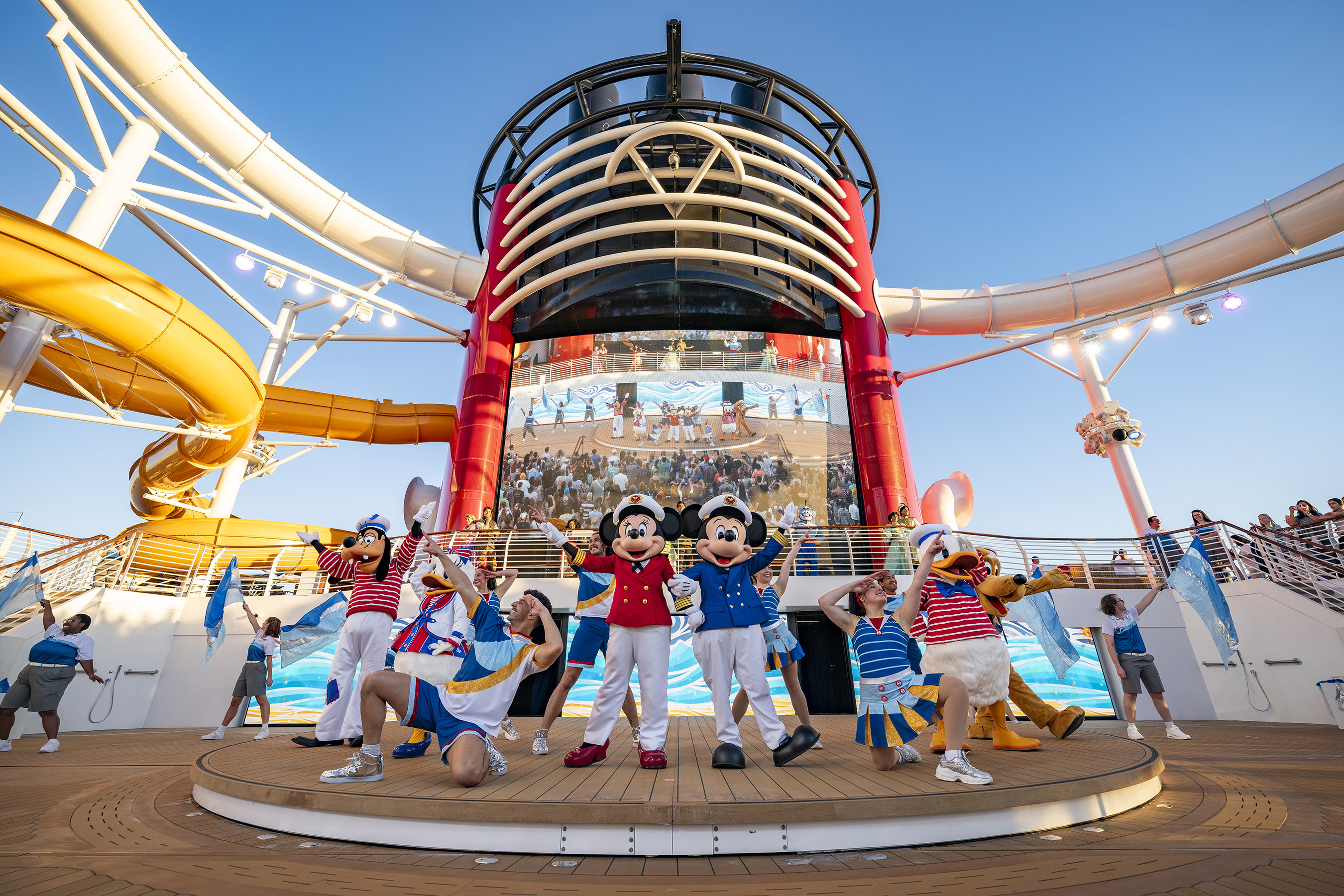 En fotos: así es el Disney Treasure, el barco más nuevo de Disney Cruise Line