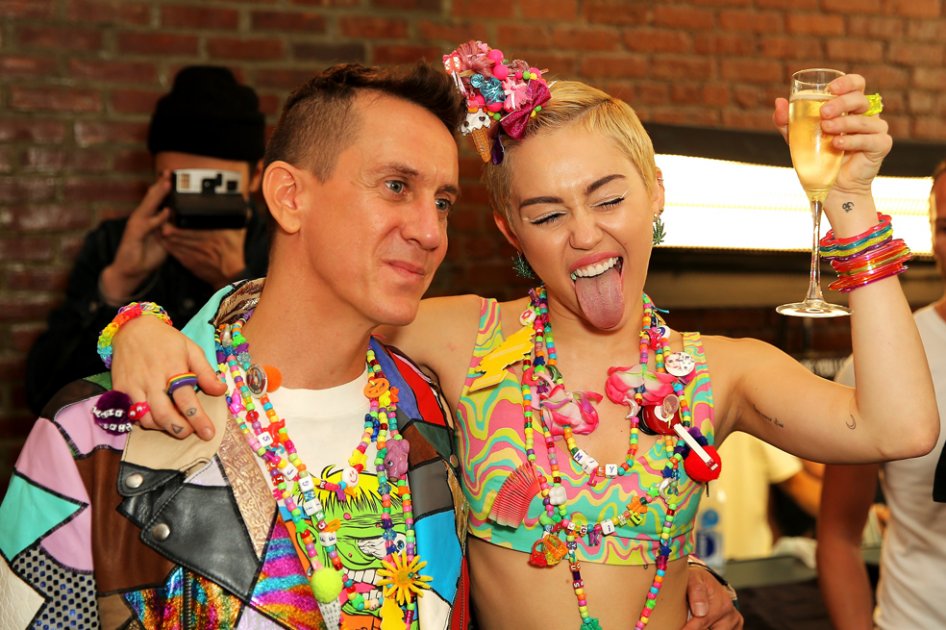 Miley Cyrus lleva su psicodelia a la pasarela