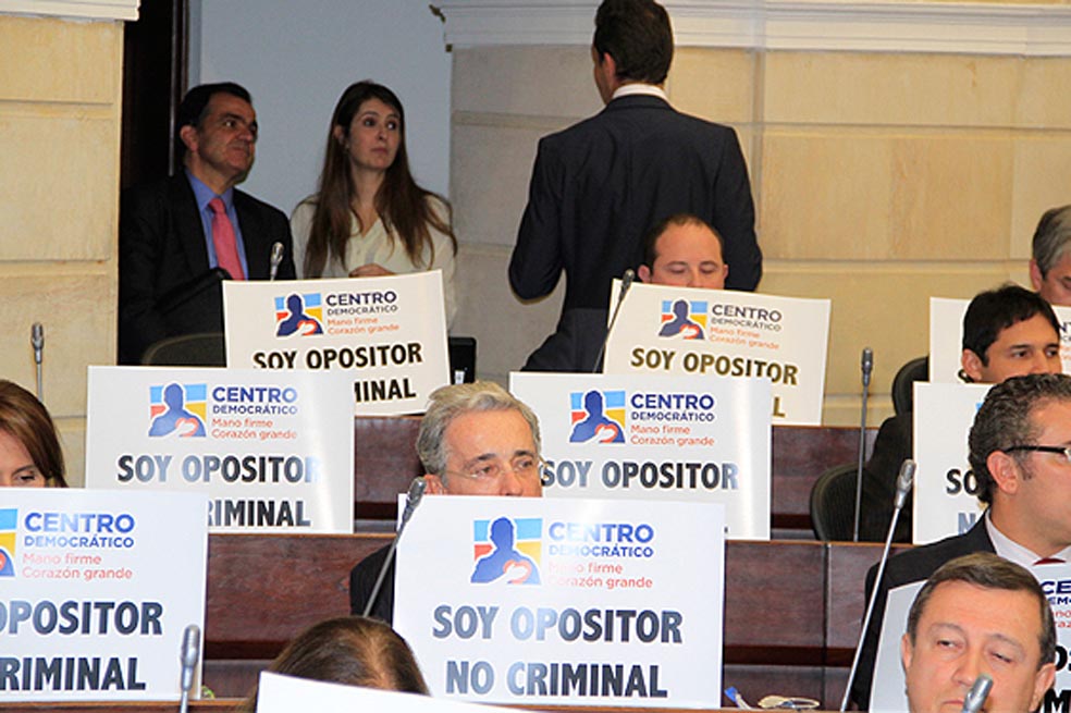 Uribismo denuncia fraude en elecciones