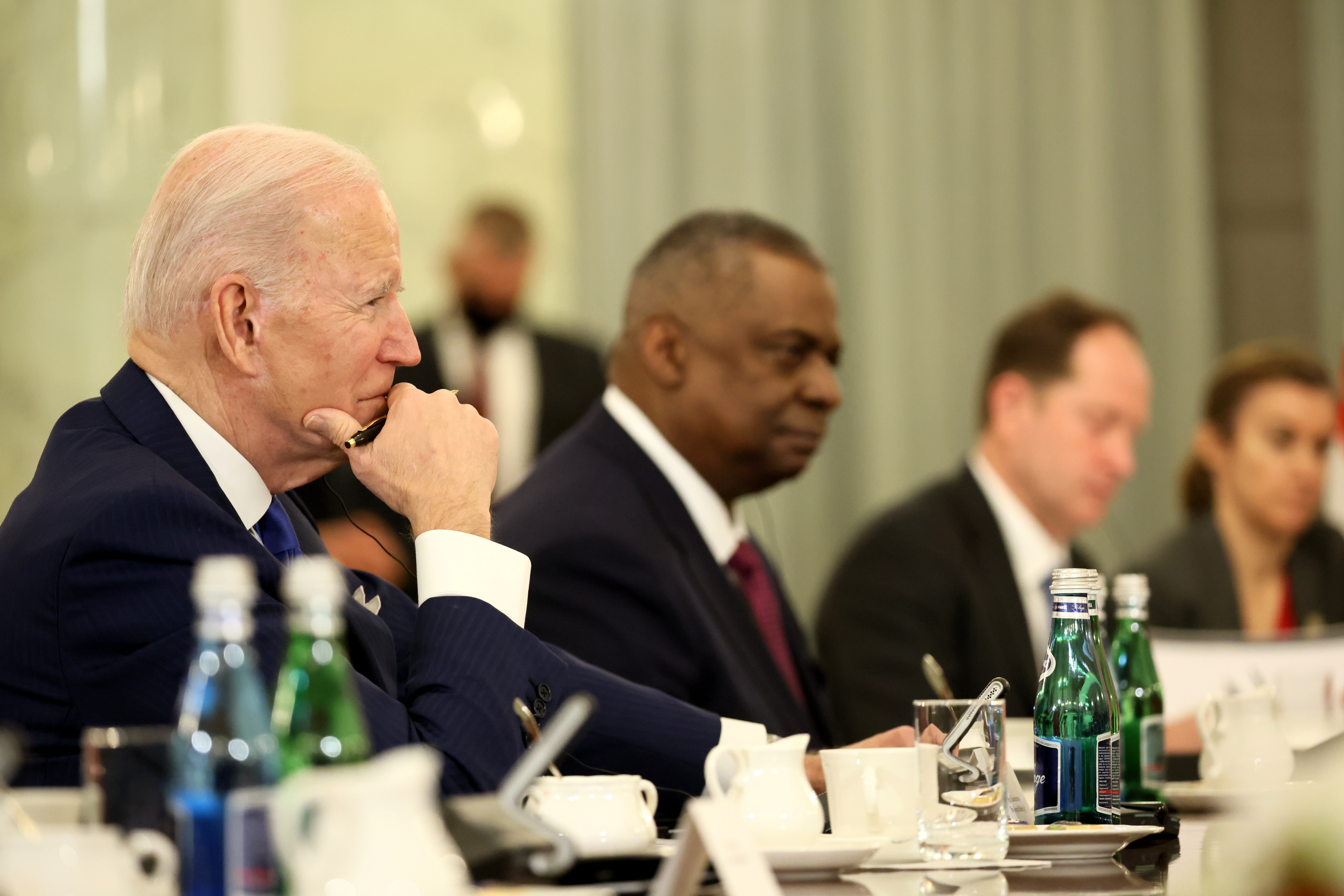 Warsaw (Poland), 26/03/2022.- US President Joe Biden during his meeting with the Polish President at the Presidential Palace in Warsaw, Poland, 26 March 2022. US President Biden arrived in Poland for a two-days visit during which he is scheduled to hold talks with his Polish counterpart and make an address at the Royal Castle in Warsaw. Biden is coming to Poland straight from Brussels, where he attended an extraordinary Nato summit, a European Council meeting and a G7 summit on 24 March. (Polonia, Estados Unidos, Bruselas, Varsovia) EFE/EPA/Marcin Obara POLAND OUT