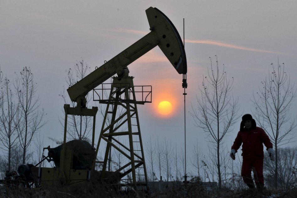 Exportaciones de petróleo de Irán superan los dos millones de barriles por día