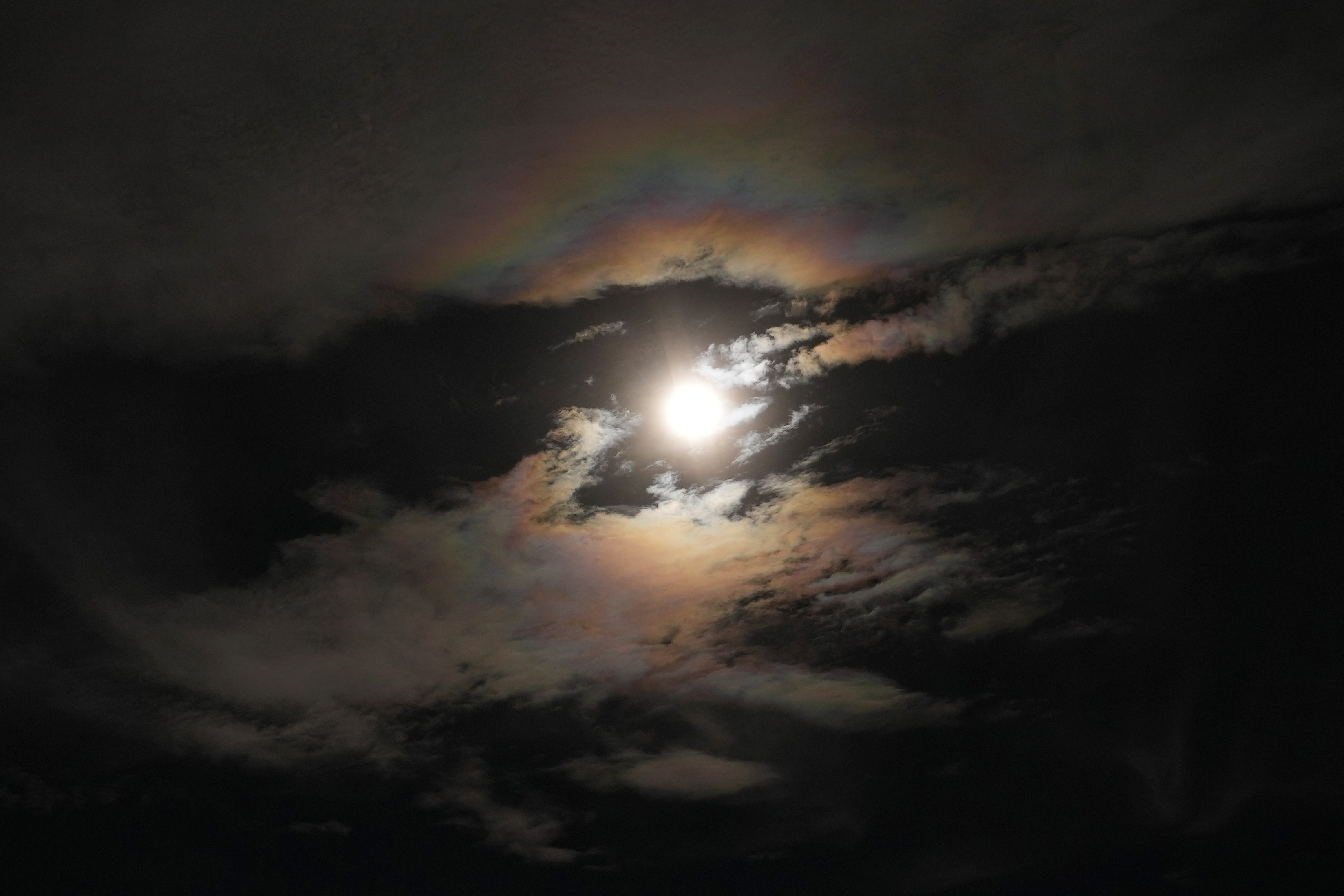 Eclipse lunar de octubre 2023: qué hacer y qué no hacer