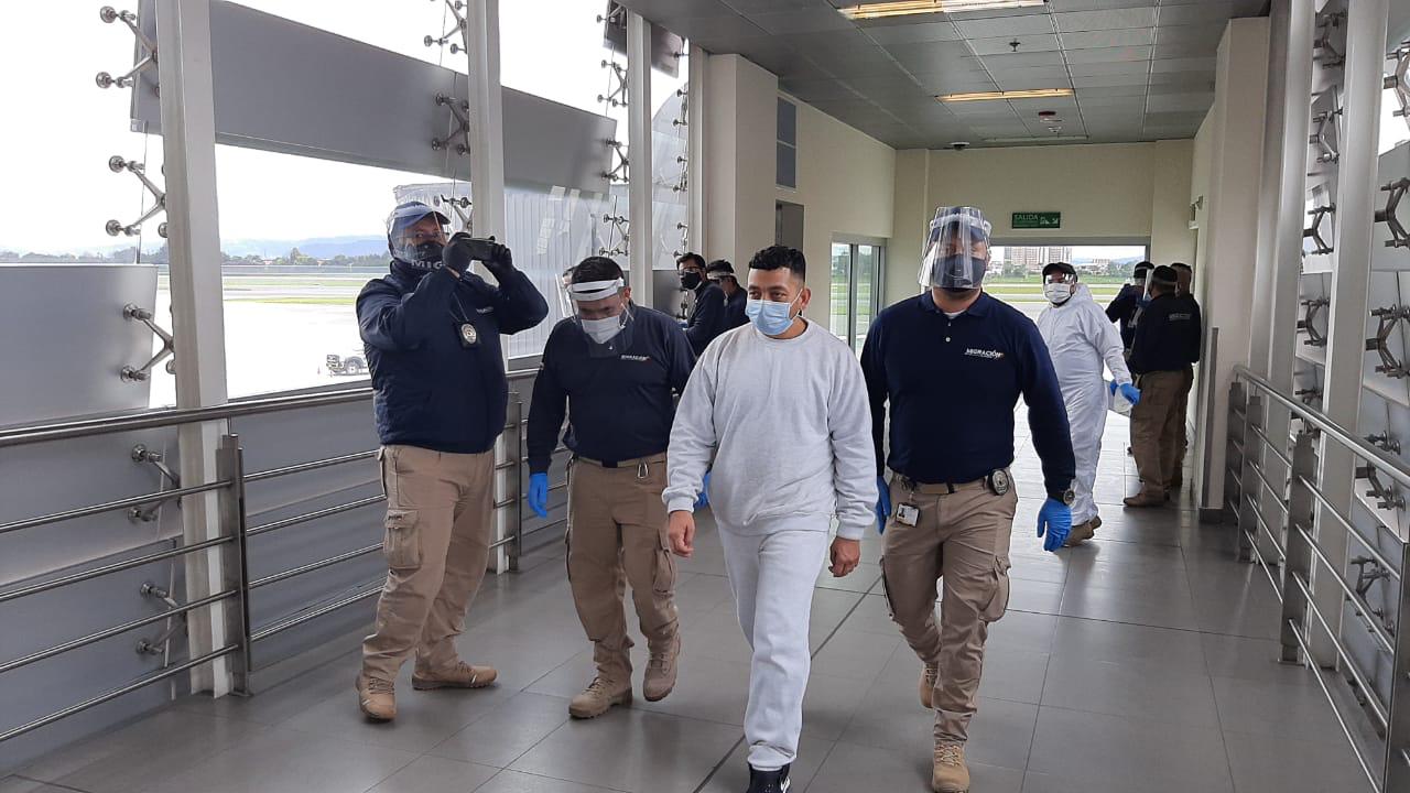 Capturan a líder de los “Urabeños” cuando regresaba al país