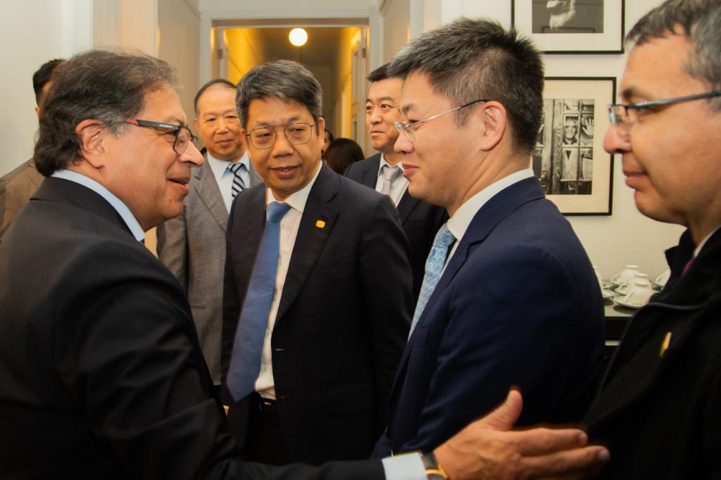El futuro de la Línea 1 del metro de Bogotá no se define en China