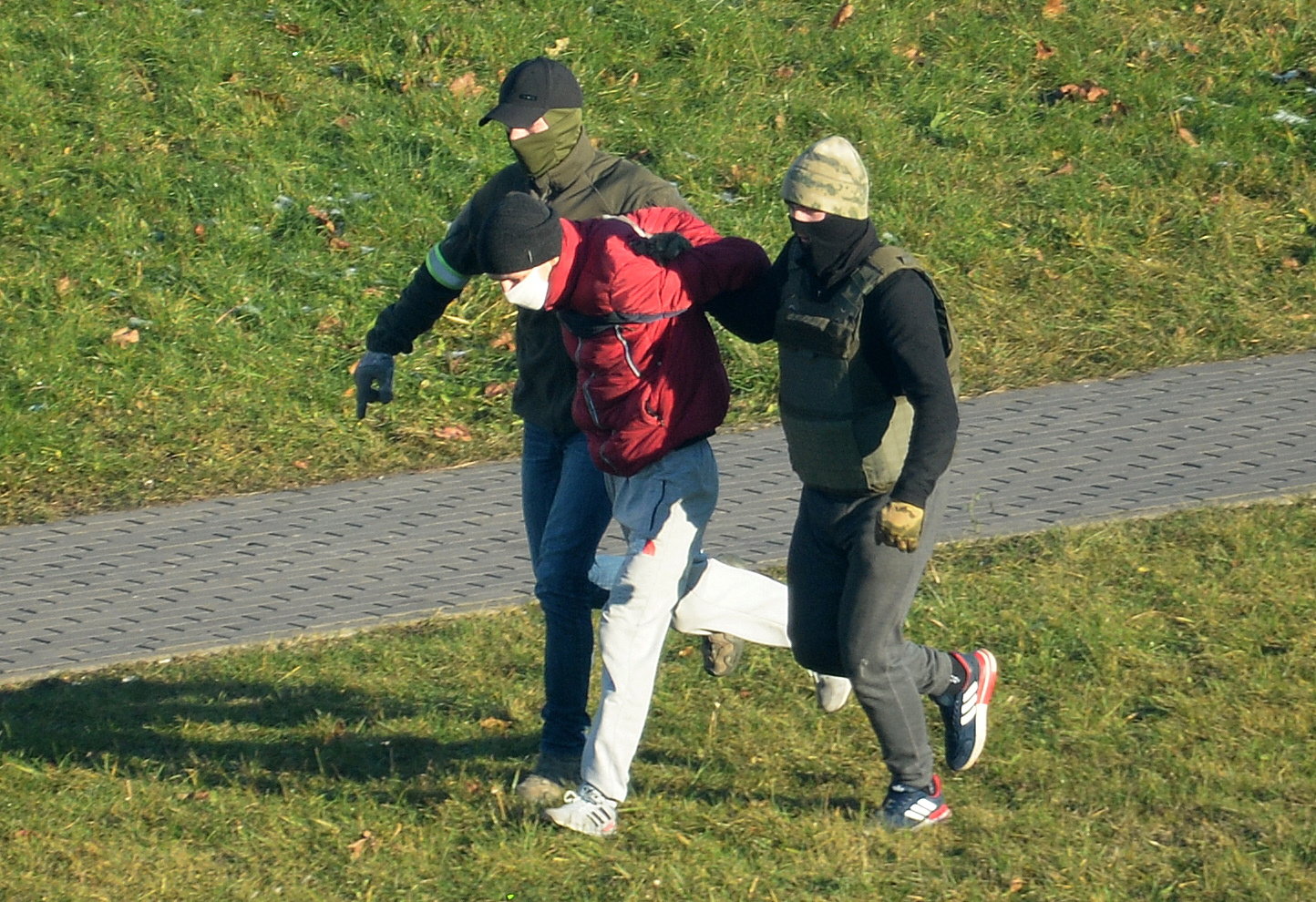 Más de 300 detenidos en Bielorrusia en nuevas protestas contra Lukashenko