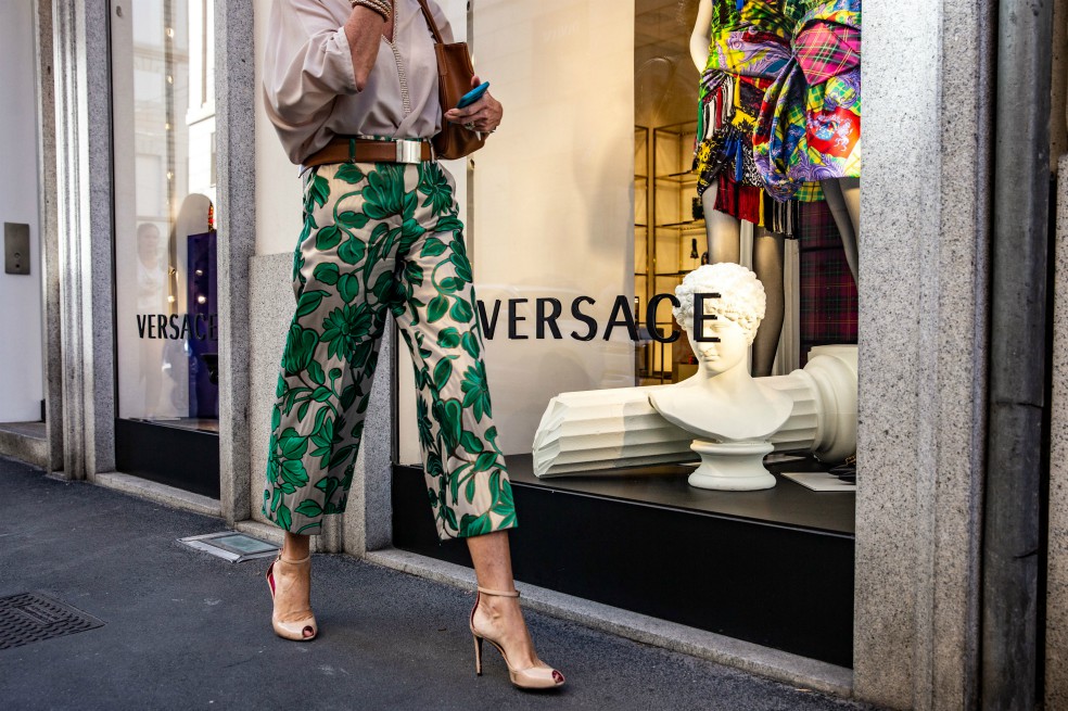 El grupo de moda Michael Kors compra Versace por 1.830 millones de euros