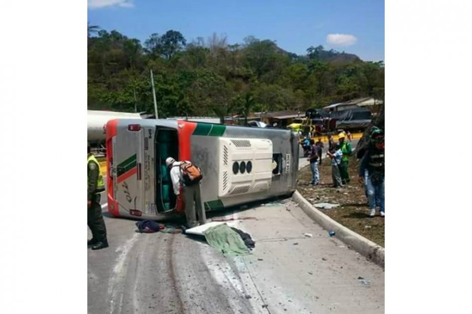 Accidente deja tres personas muertas en vía Villeta-Bogotá