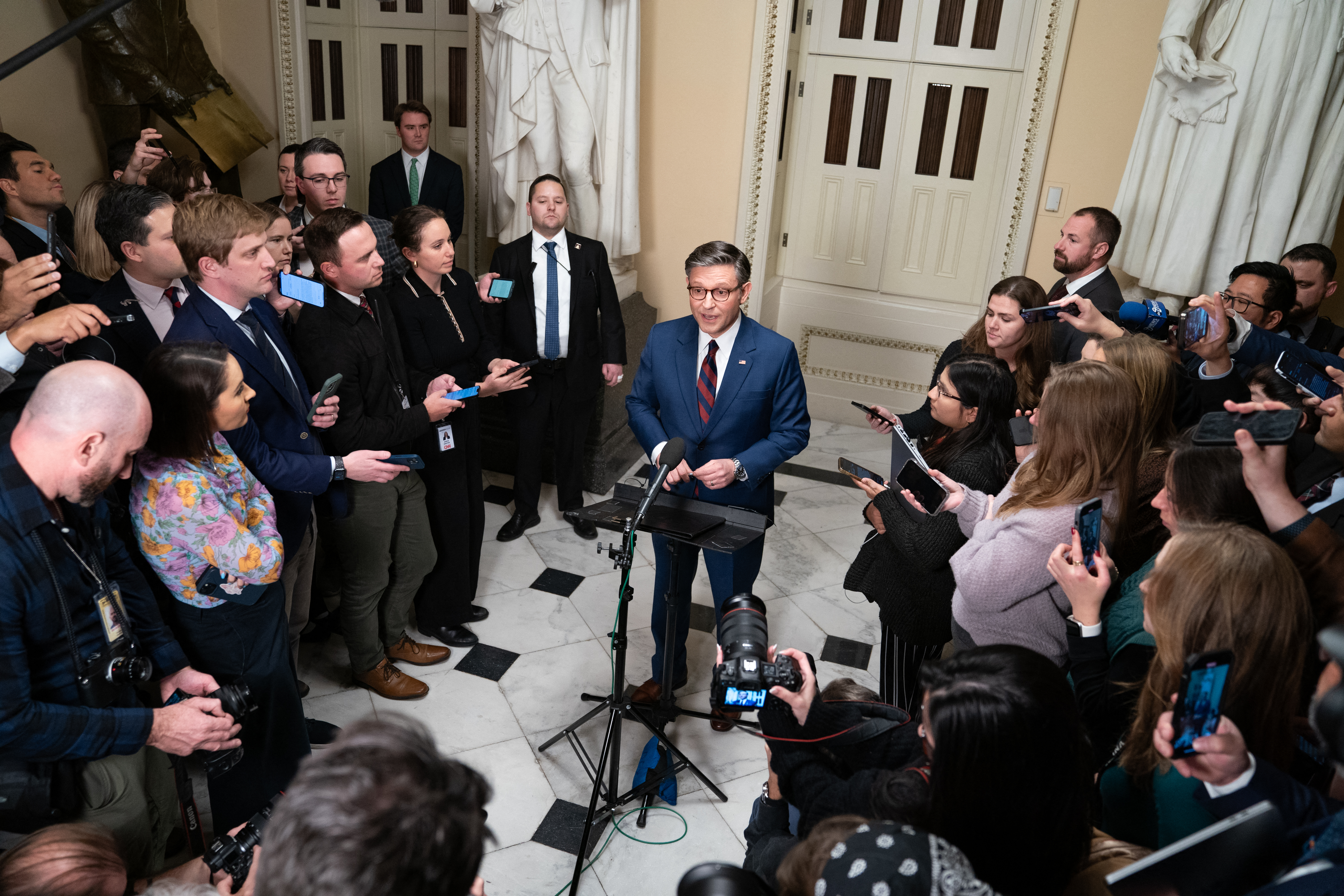 Propuesta de republicanos es rechazada y Estados Unidos sigue cerca del “shutdown”