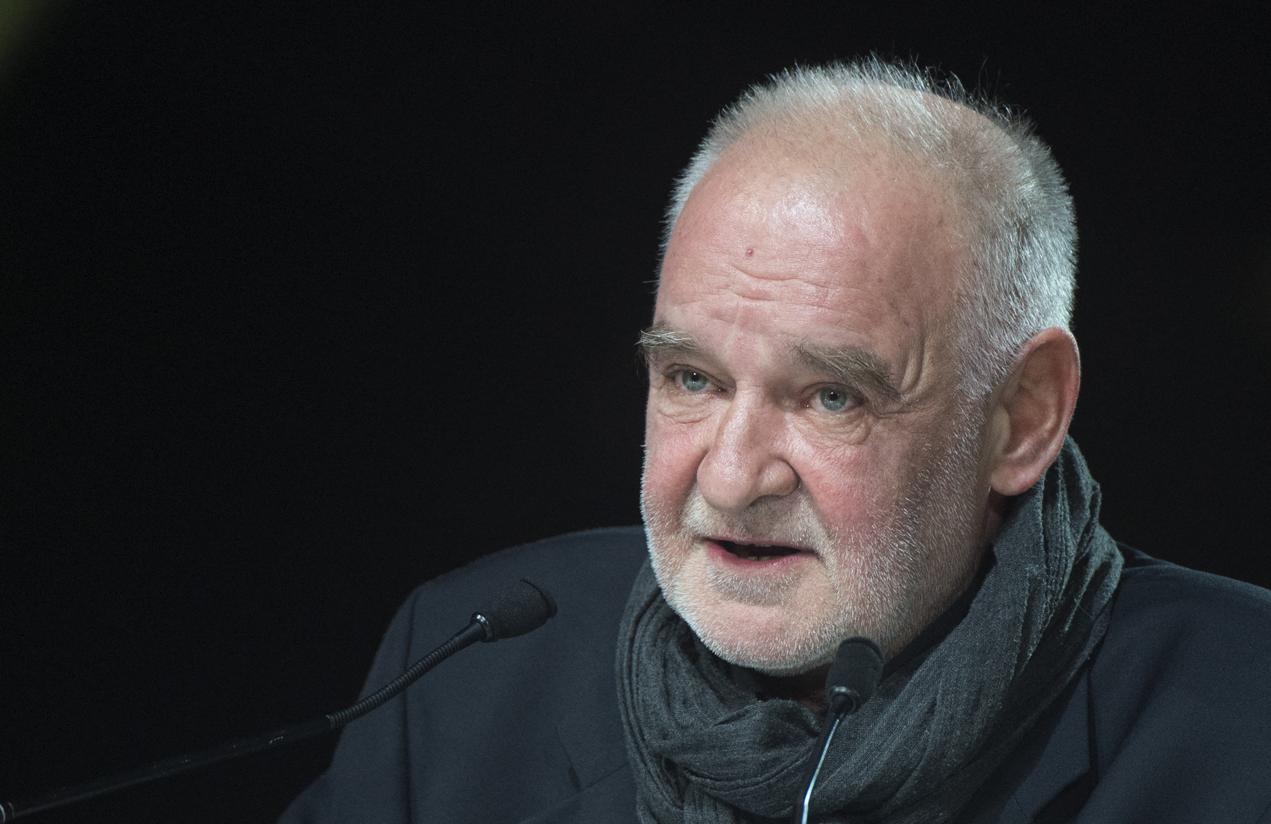 Murió Béla Tarr, cineasta y colaborador del Nobel de Literatura, László Krasznahorkai