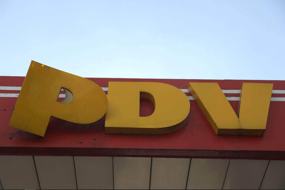 PDVSA, pilar de la economía venezolana que se desplomó en 20 años de chavismo