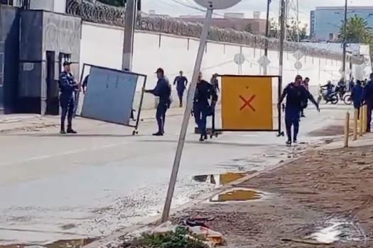 Motín en La Modelo: disturbios en patio de “Pedro pluma”, quien amenazó al director