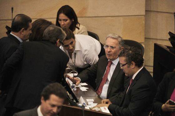 La verdad tras el fallido debate contra Uribe por paramilitarismo