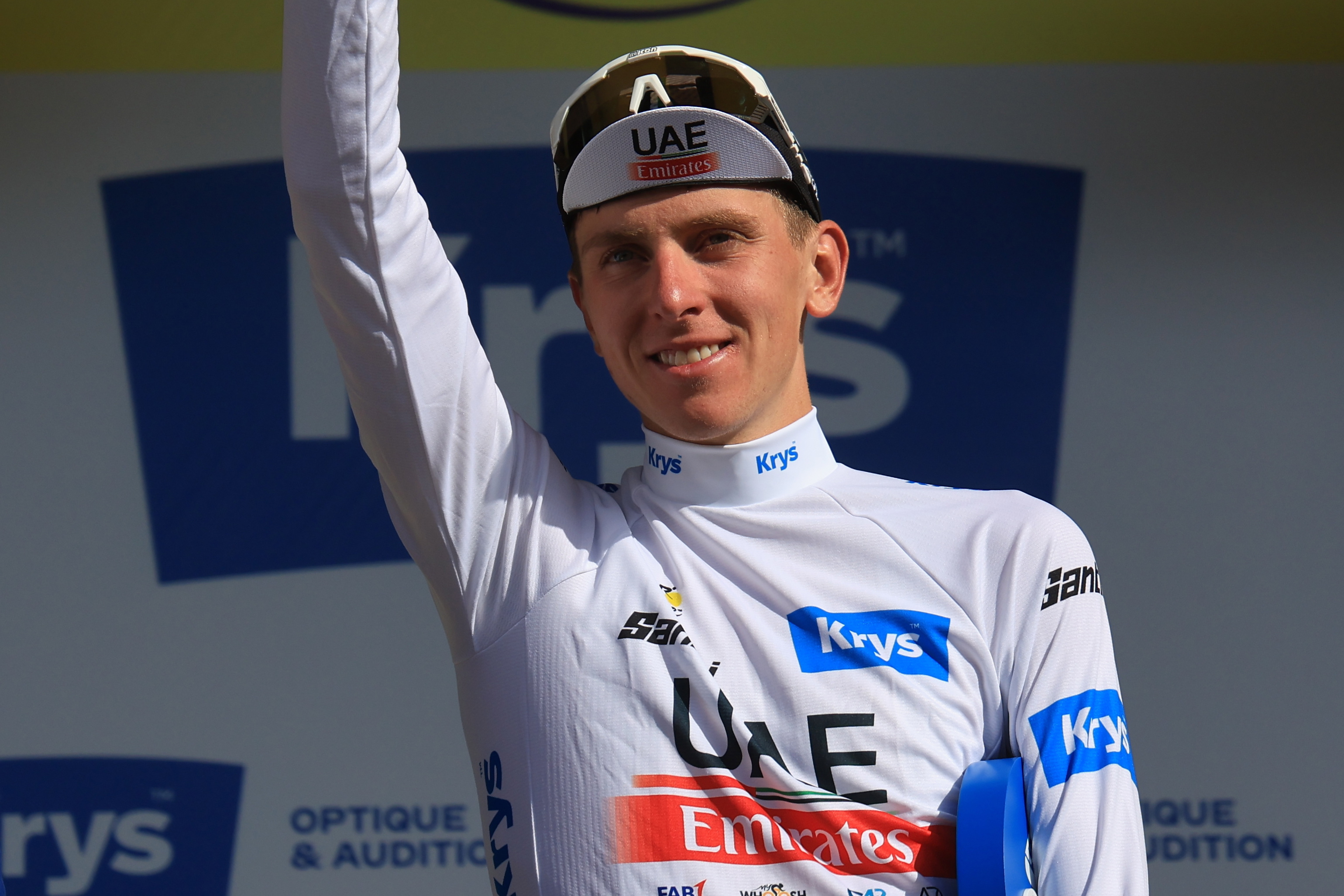 Courchevel (France), 19/07/2023.- Slovenian rider Tadej Pogacar of team UAE Team Emirates celebrates on the podium retaining the young rider's white jersey after the 17th stage of the Tour de France 2023, a 166kms race from Saint-Gervais Mont-Blanc to Courchevel, France, 19 July 2023. (Ciclismo, Francia, Eslovenia) EFE/EPA/MARTIN DIVISEK