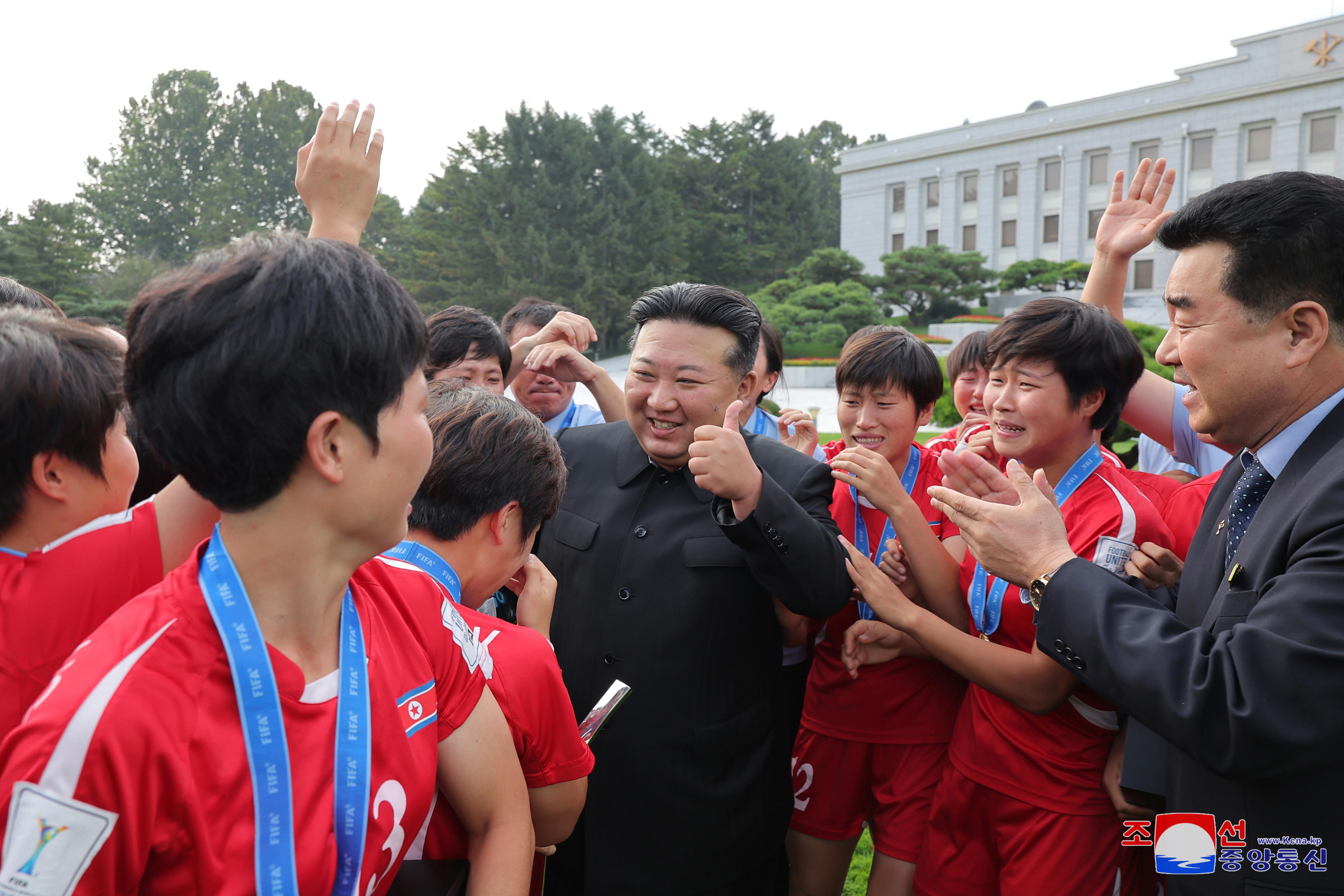 Pyongyang (Korea, Democratic People''s Republic Of), 29/09/2024.- A photo released by the official North Korean Central News Agency (KCNA) shows North Korean leader Kim Jong Un (C) meeting with the country's Under-20 women's soccer team, who won the FIFA Under-20 Women'Äôs World Cup in Colombia, at the headquarters of Central Committee of the Workers' Party of Korea (WPK) in Pyongyang, North Korea, 30 September 2024 (issued 01 October 2024). North Korea won a record third victory in the FIFA Under-20 Women'Äôs World Cup on 22 September after defeating Japan 1-0 in Bogota. (Mundial de Fútbol, Japón) EFE/EPA/KCNA EDITORIAL USE ONLY