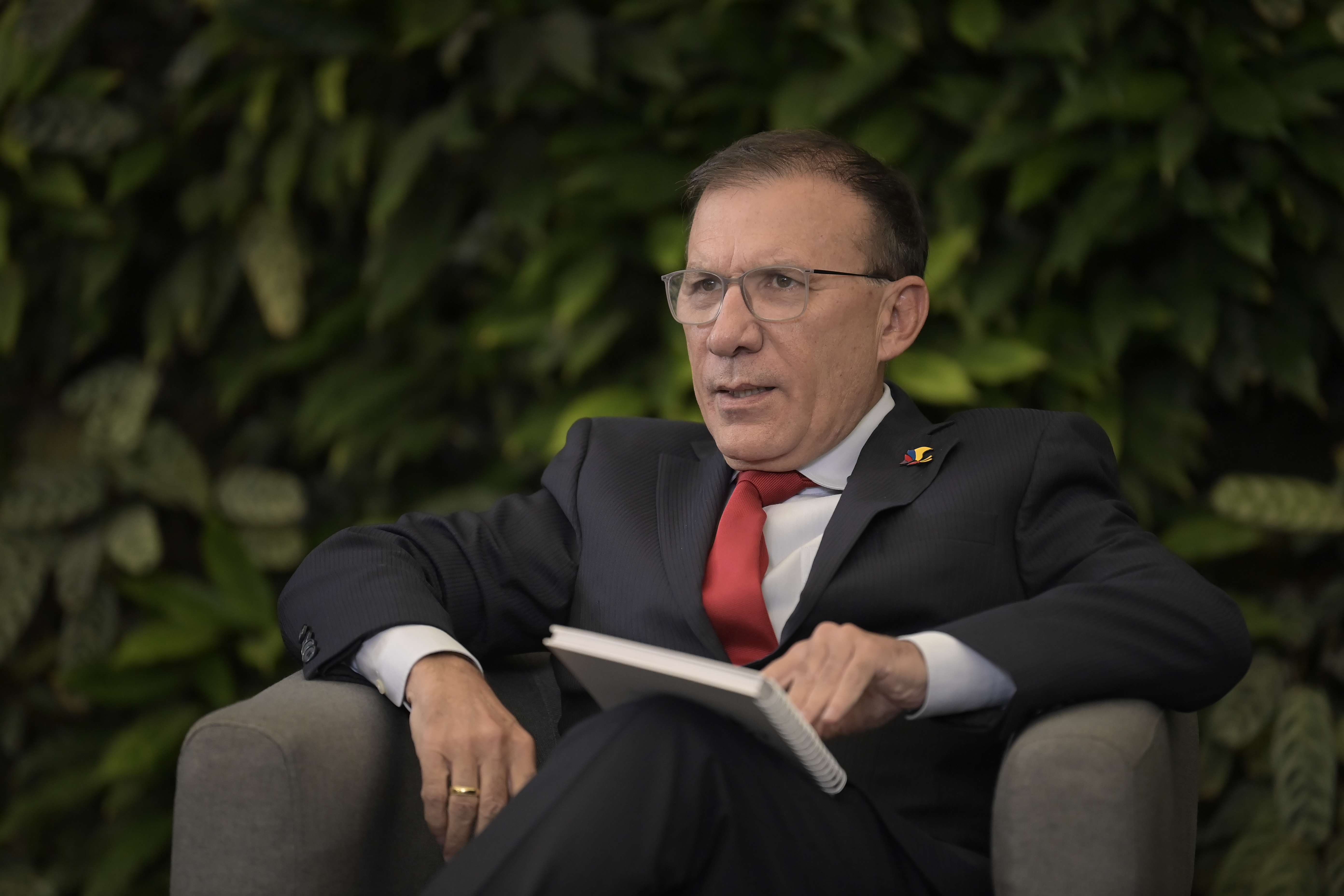 “Una campaña cerrada pierde”: Roy Barreras envió mensaje a Iván Cepeda