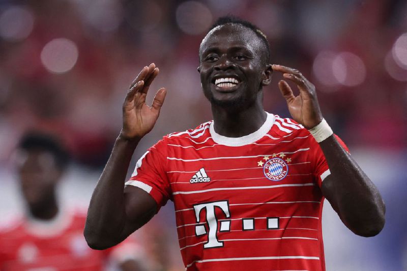 Bayern Múnich suspende a Mané por su agresión a Sané