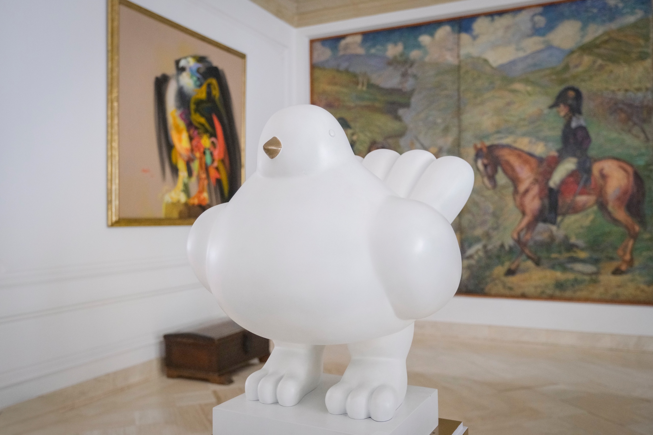 Así se realizó el traslado de "La Paloma de la Paz" de Fernando Botero desde la Casa de Nariño al Museo Nacional.