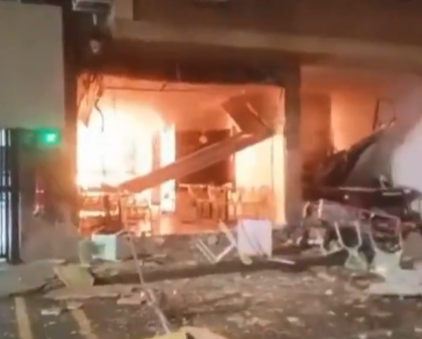 Explosión en el centro de Cali deja una mujer herida y tres locales afectados