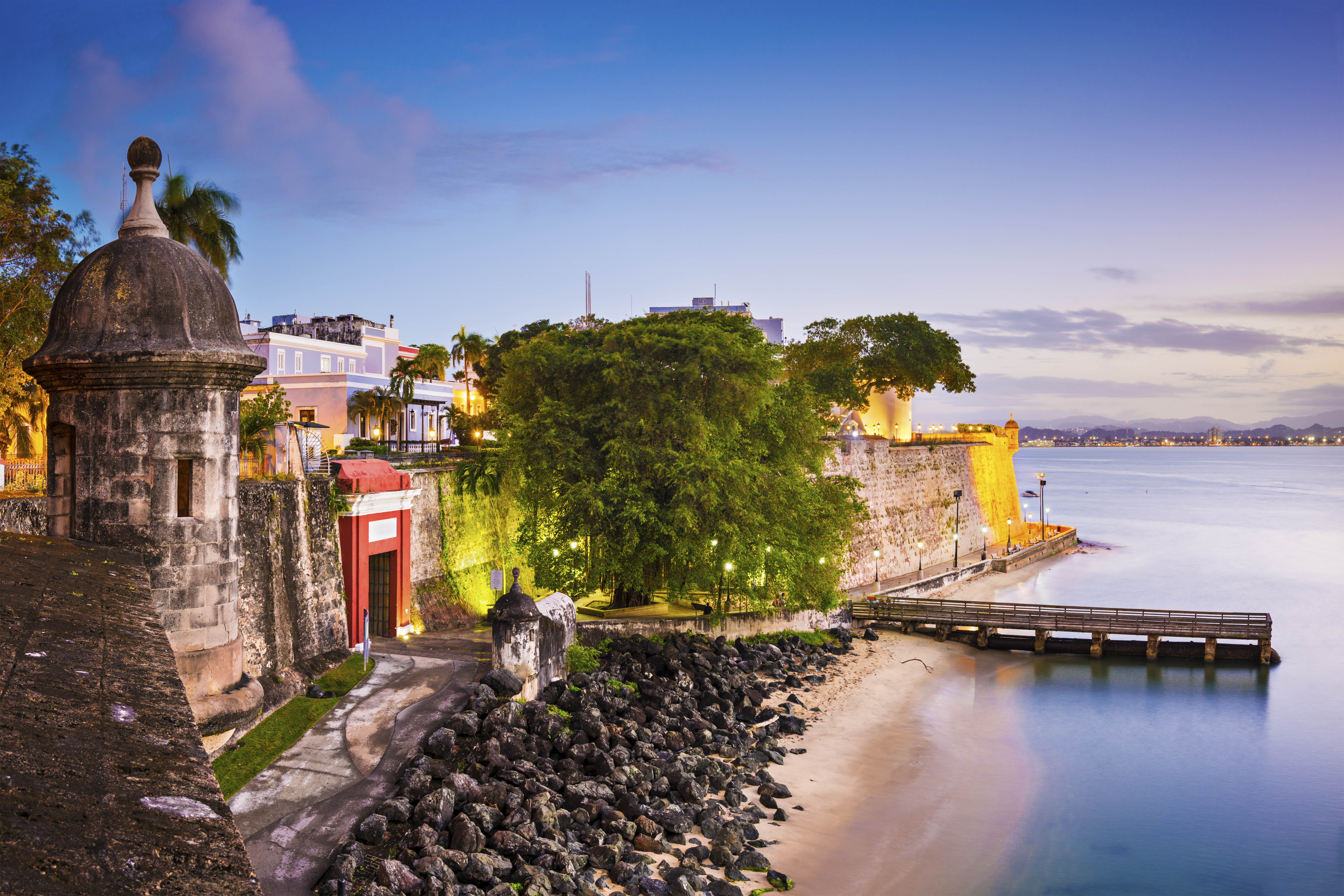 Caminar por el Viejo San Juan es devolverse en el tiempo y sorprenderse con la belleza, la historia y la cultura de la isla.