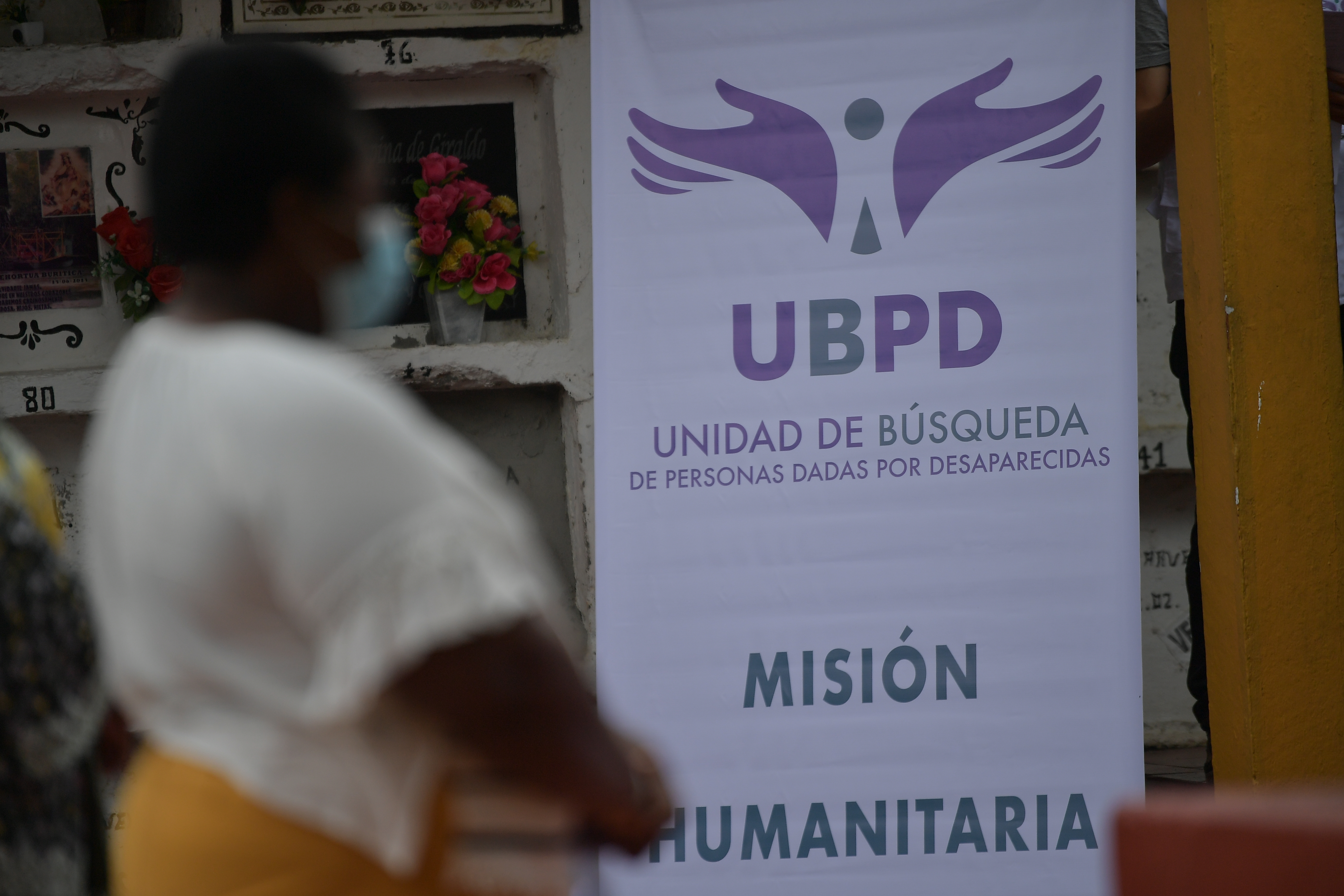Cementerio donde se hace toma de muestras de ADN y exhumación de desaparecidos por conflicto armado en Samaná Caldas, allí podría haber otras víctimas de desaparición forzada sin identificar