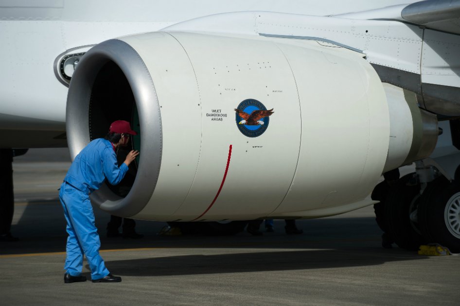 Aerolíneas de Japón analizan eliminar recargos por combustible