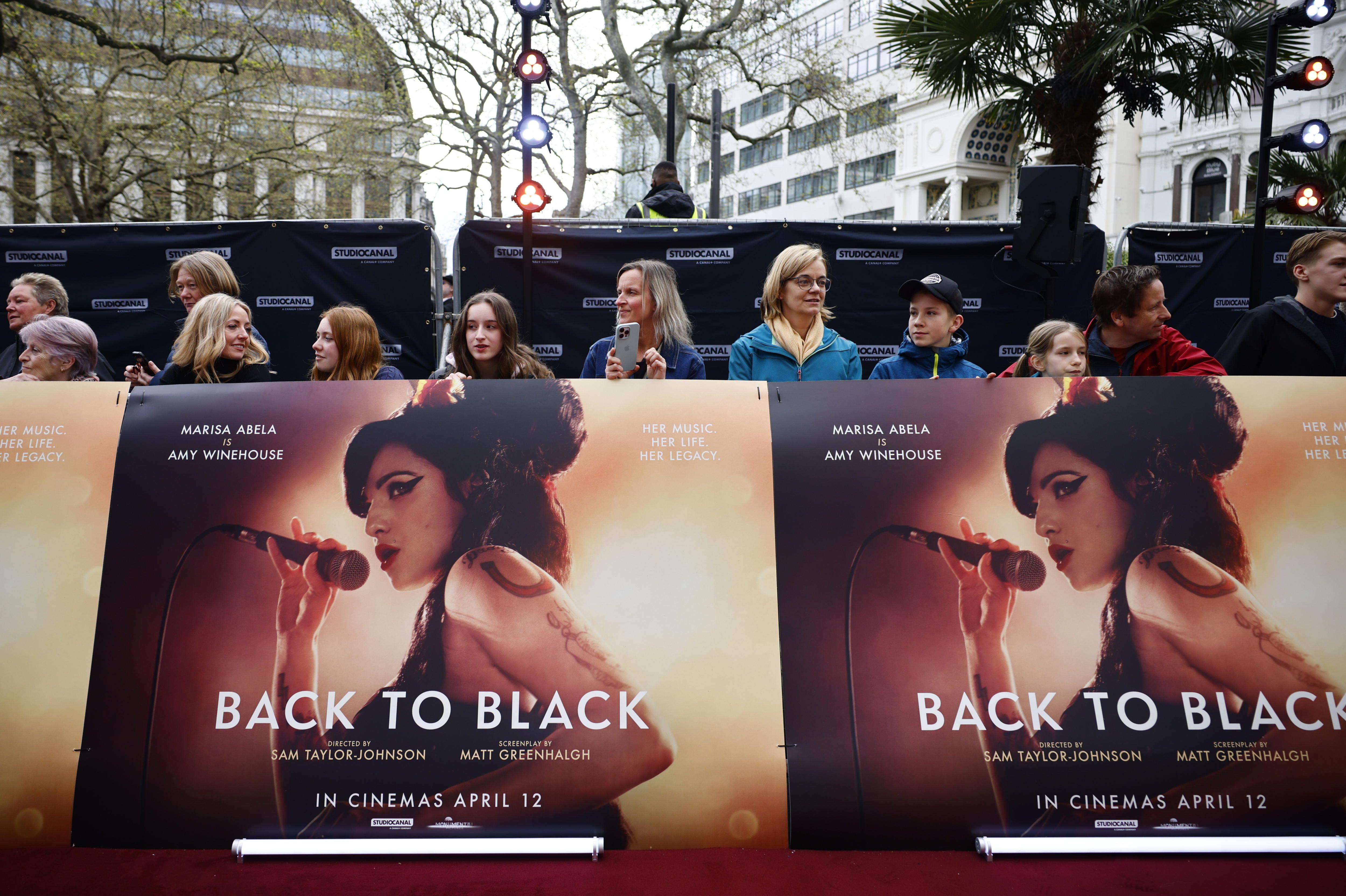 “Back to black”, la película que busca retratar a Amy Winehouse más allá de la tragedia