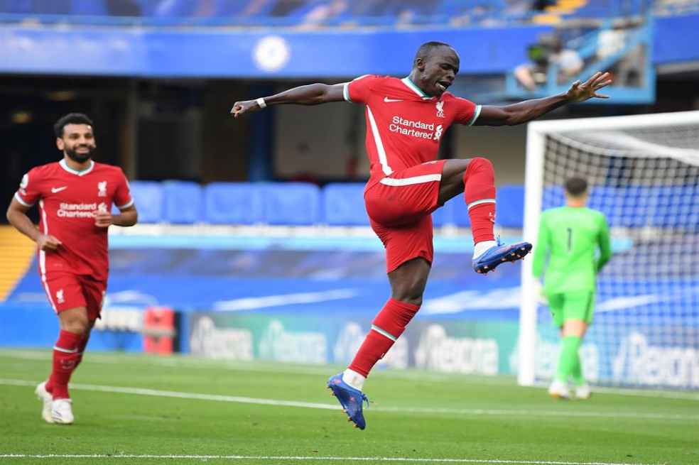 Liverpool venció al Chelsea con un doblete de Sadio Mané