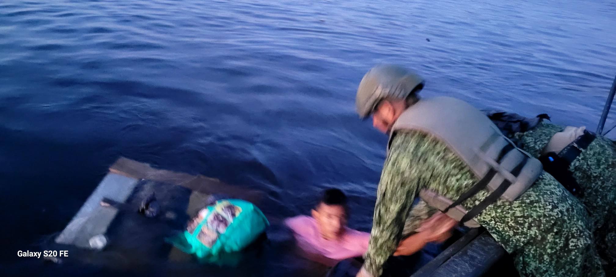 Rescataron a cuatro venezolanos que naufragaron en río Guaviare