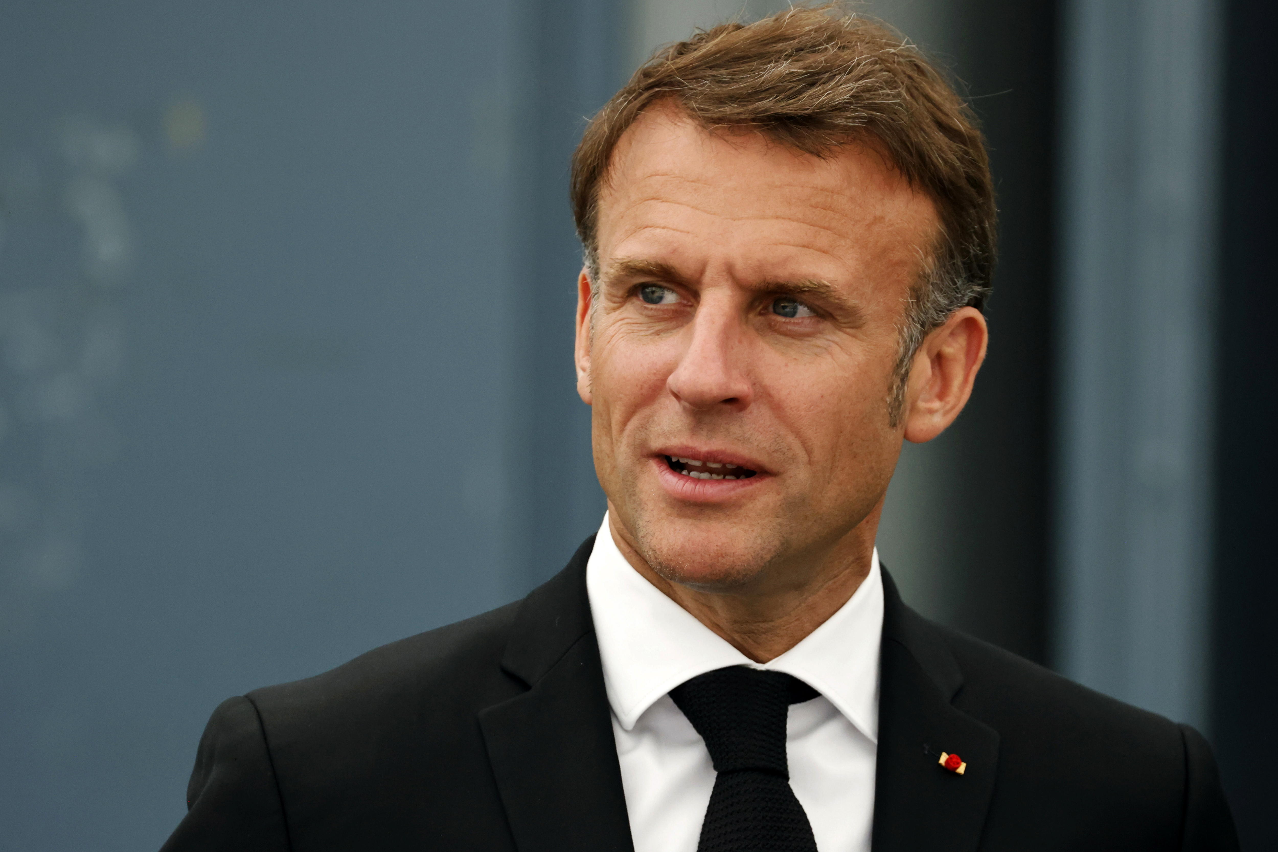 Macron pide tomar la “decisión correcta” tras el revés en las europeas