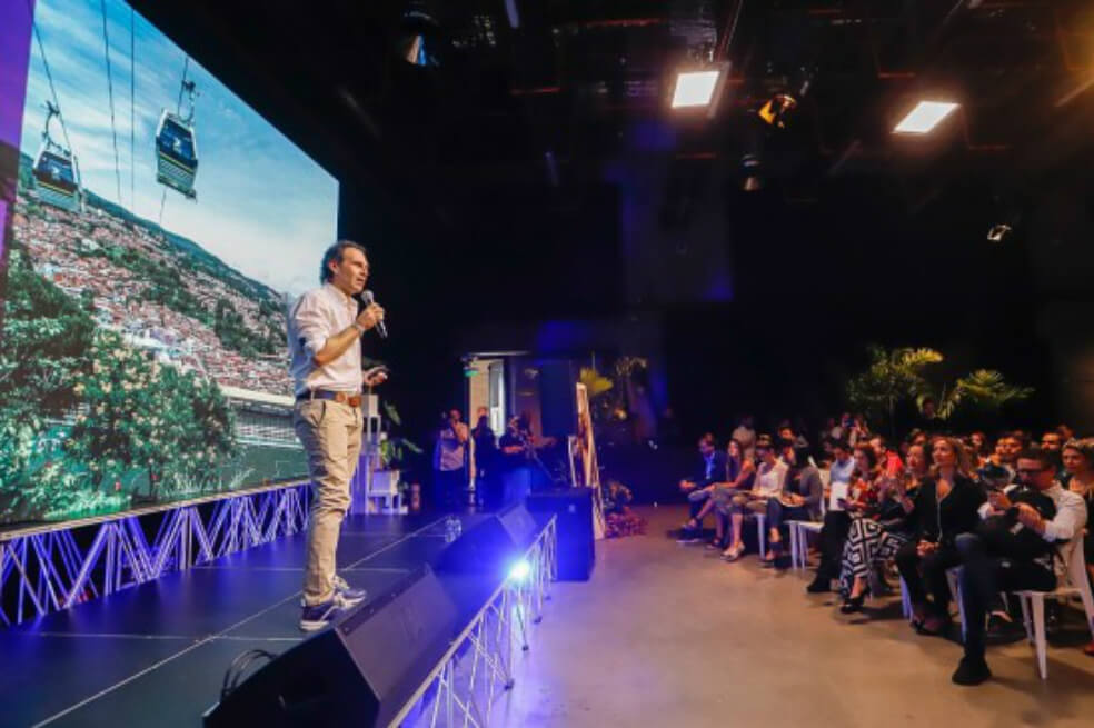 ¿Cuál es la controversia por la elección de Medellín como Ciudad Discovery?