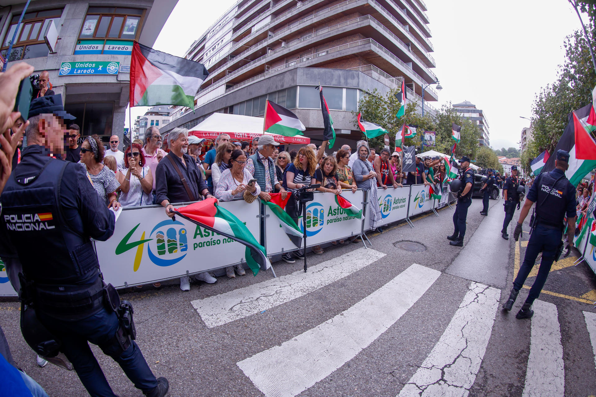 Libros, bicicletas y derechos humanos en Gaza