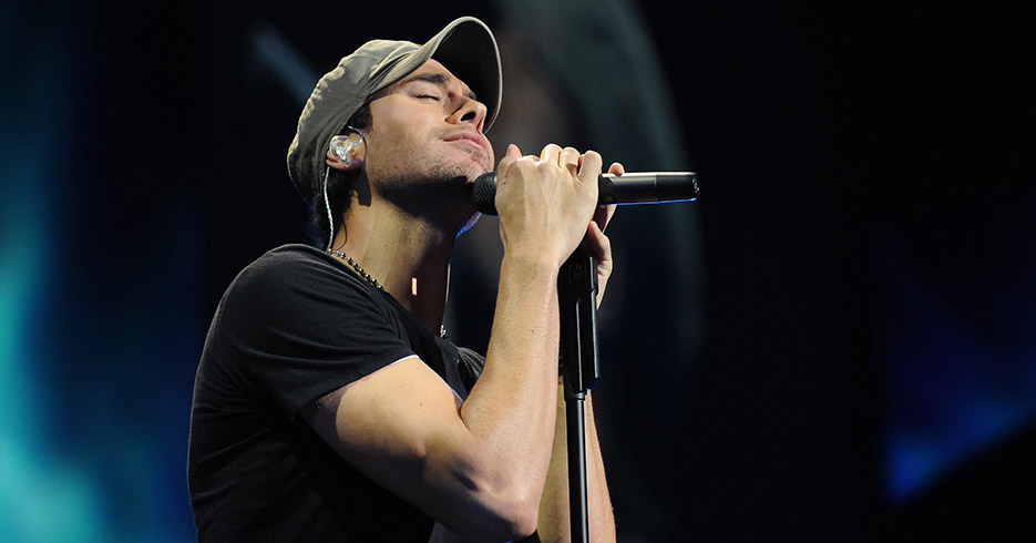 Acusan a Enrique Iglesias de plagiar su éxito ‘Bailando’