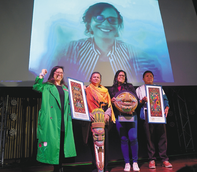 Desde el exilio, Luz Estella Romero recibió premio como defensora del año