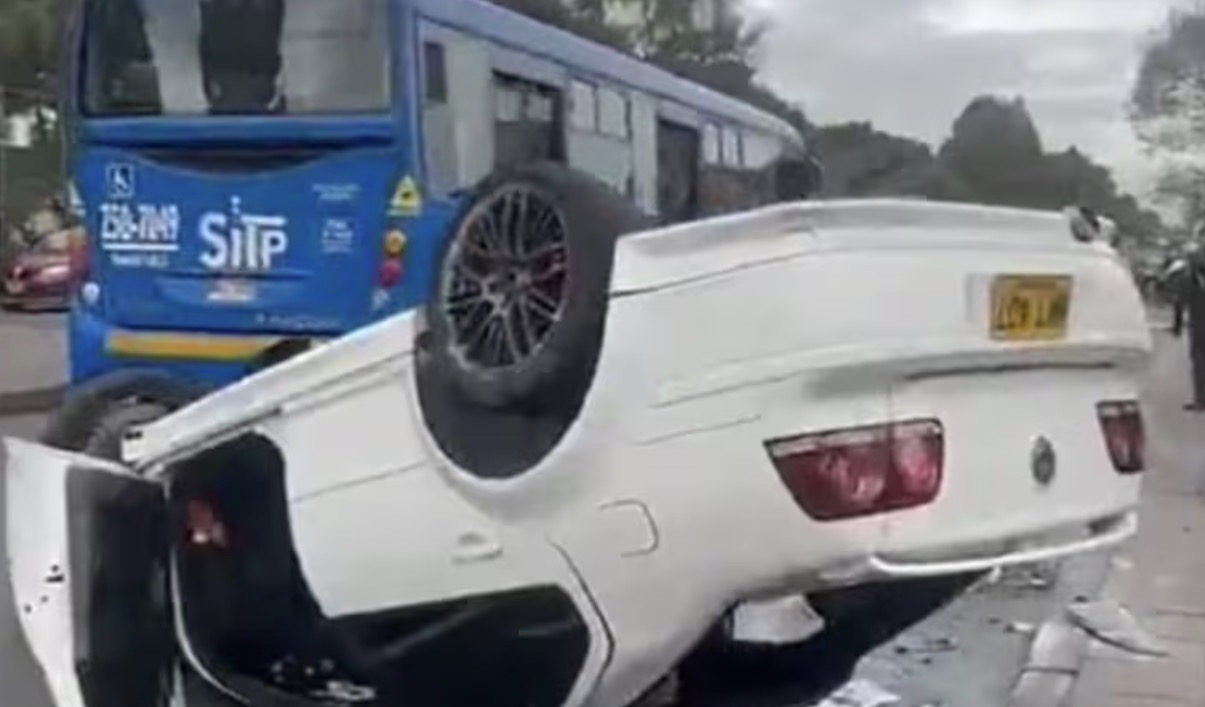 Buscan a conductor que arrolló a dos personas en Av. Mutis: huyó el mismo día del accidente