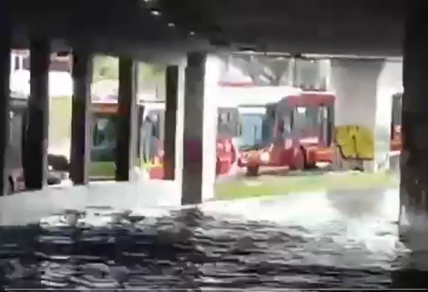 Movilidad hoy, 6 de febrero: inundadas varias calles de la capital
