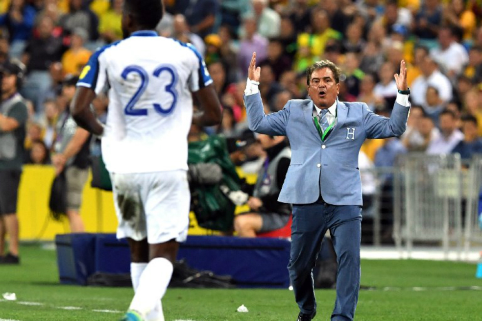 Pinto prefiere no hablar de su futuro tras eliminación de Honduras