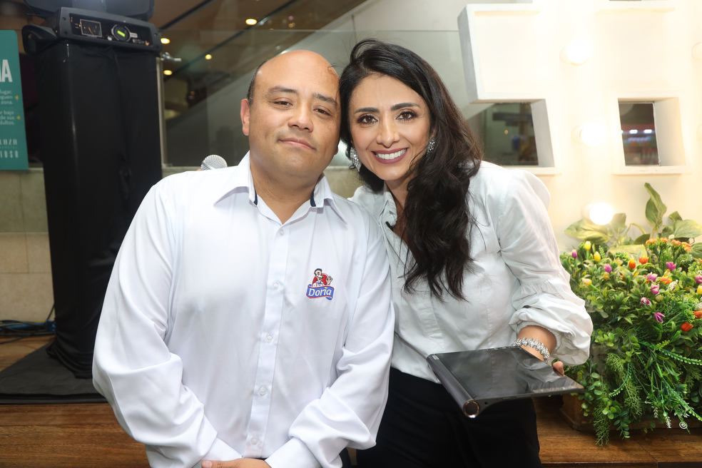 Leonidas Valenzuela y Yesenia Valencia