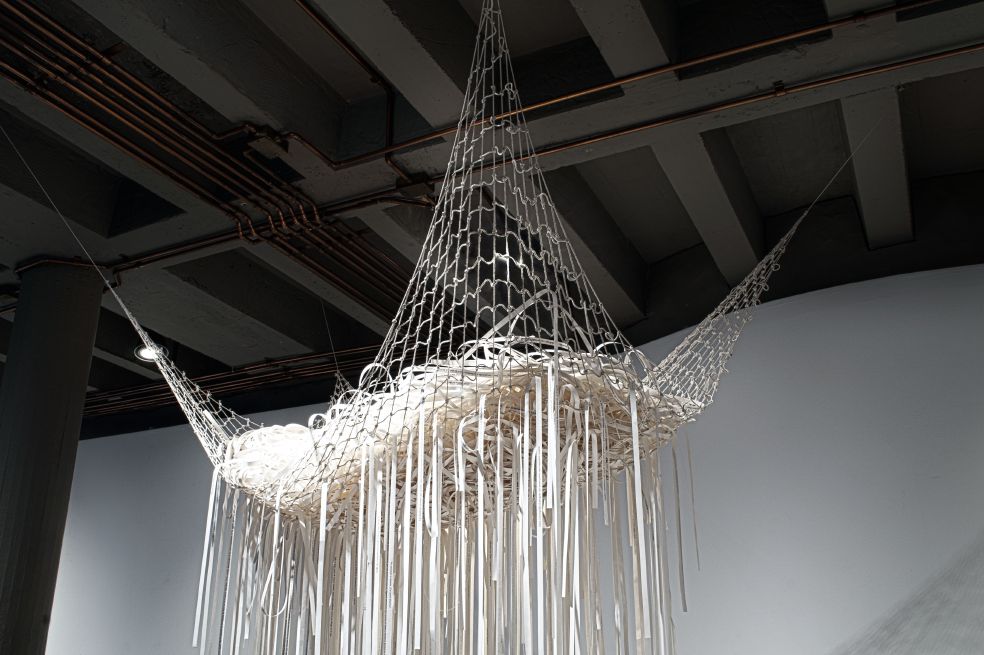"Cuerpo textual" (2017), de Daniela Serna, es una de las obras de la exposición “Articulé no sin un temblor”, de la galería Lokkus. / Diego Chavarria