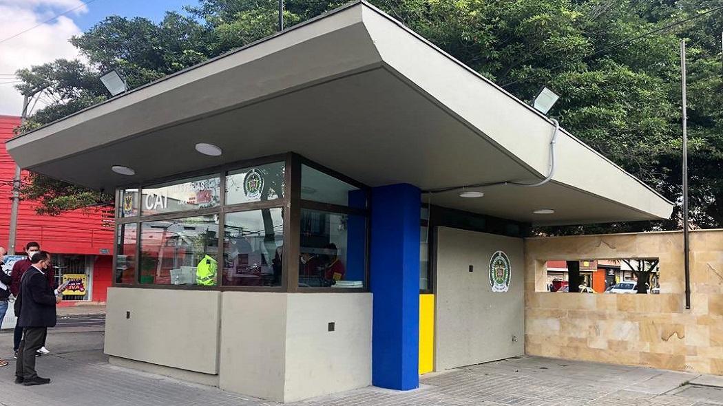 Secretaría de Seguridad entregó cinco CAI reconstruidos en Bogotá