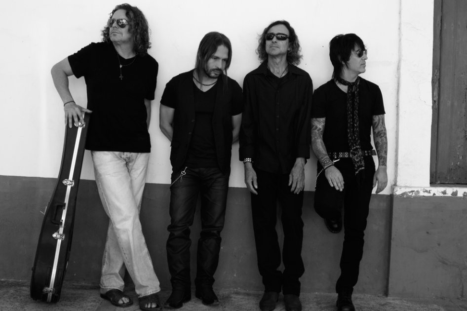 Los Grammy Latinos rinden tributo a Maná